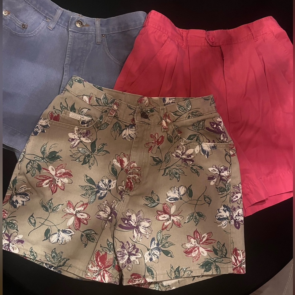 Lot of Vintage Shorts - Floral, Periwinkle, Coral Pink Size M